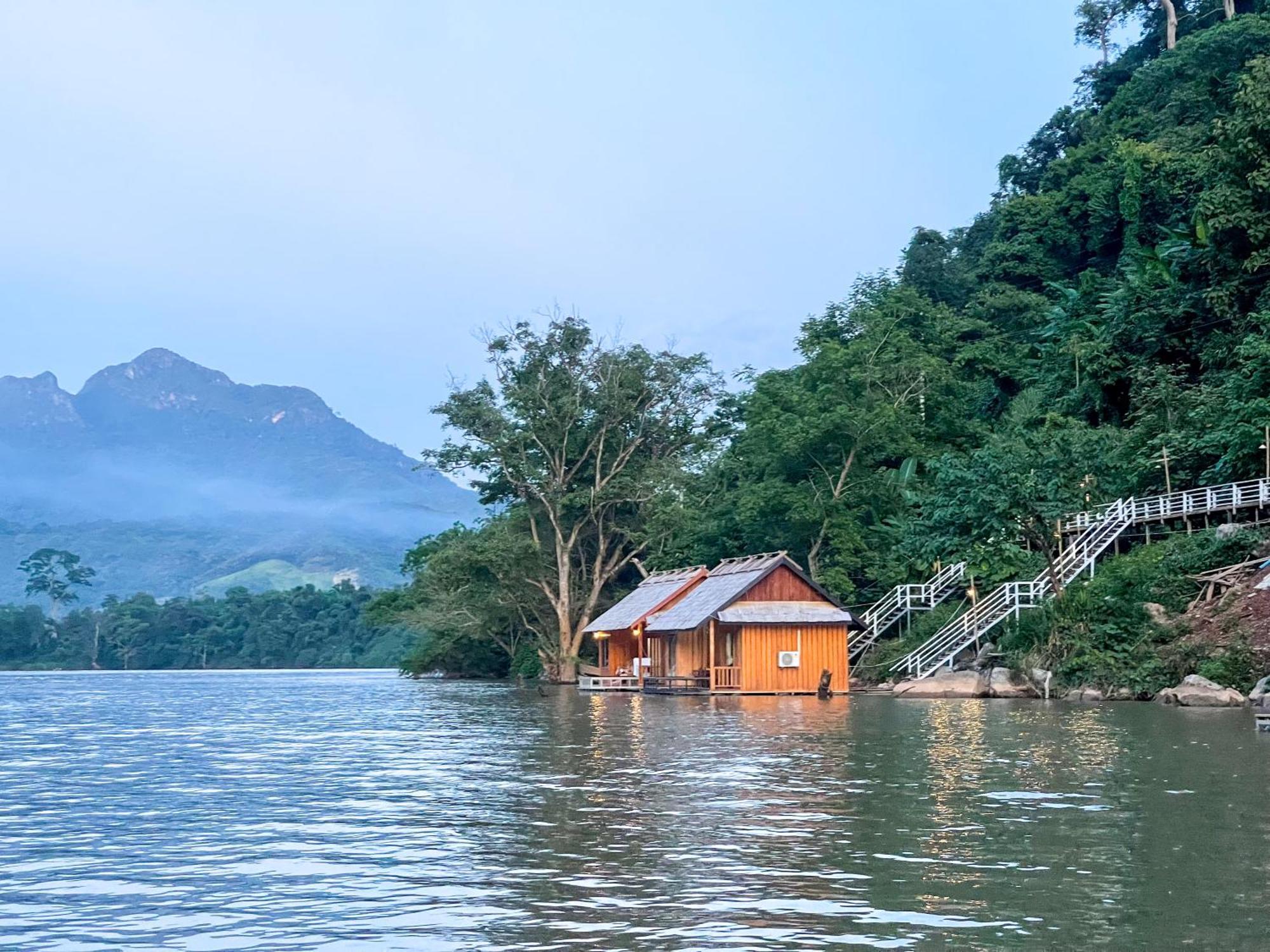 Nongkhiaw The Float House Hotel Exterior photo