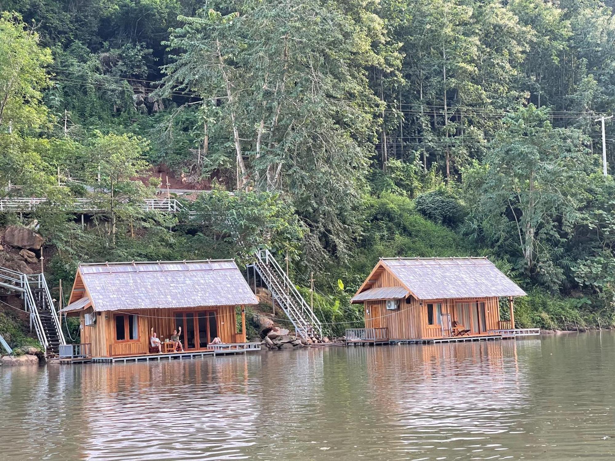 Nongkhiaw The Float House Hotel Exterior photo