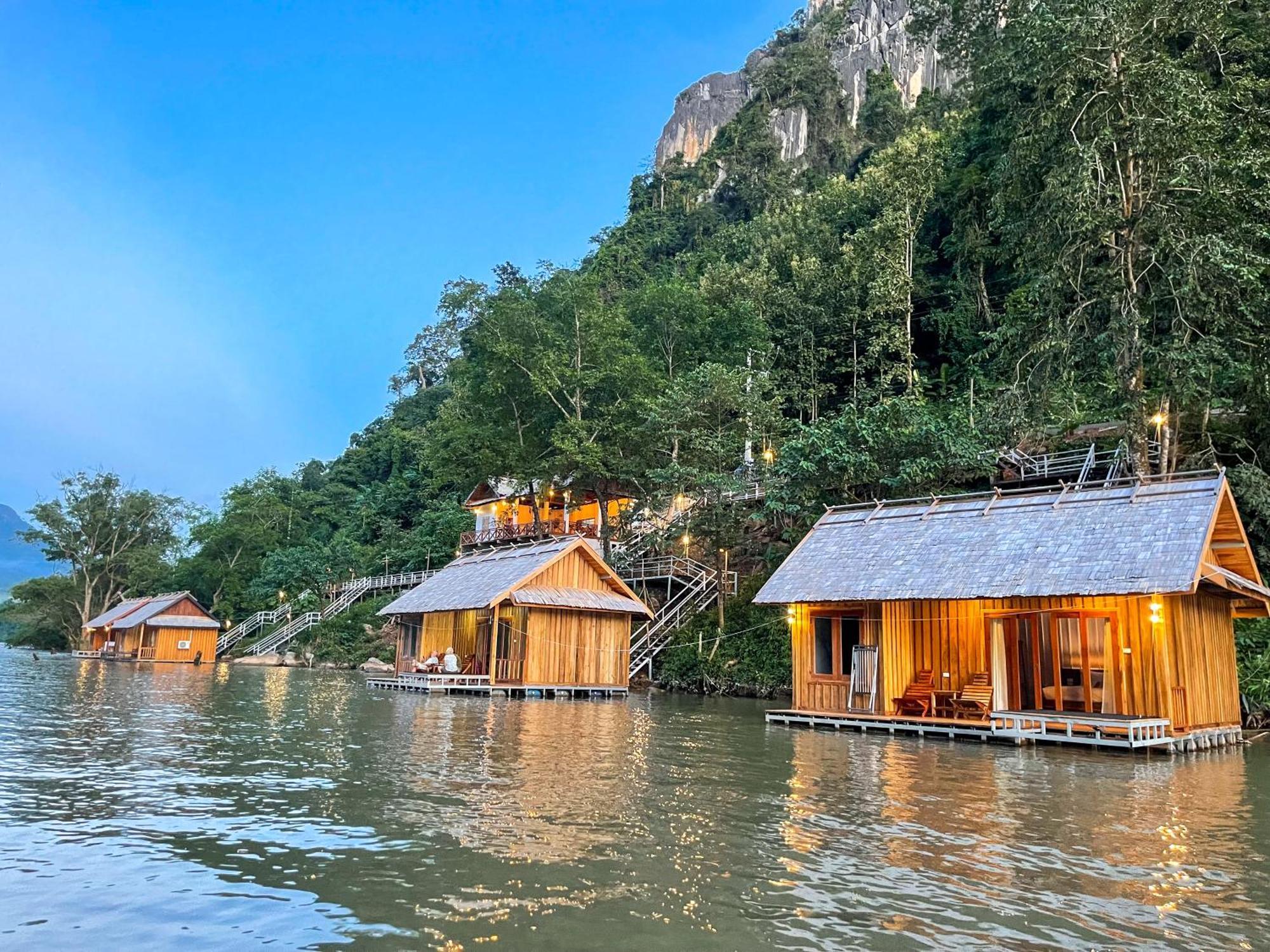 Nongkhiaw The Float House Hotel Exterior photo